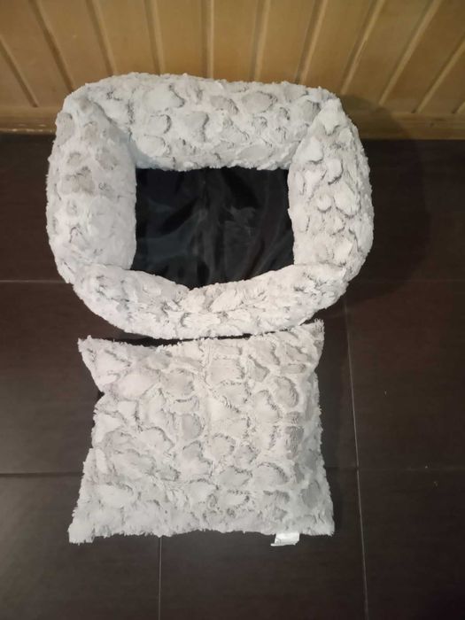 Лежанка для собак безкаркасна, 50 см х 40 см.