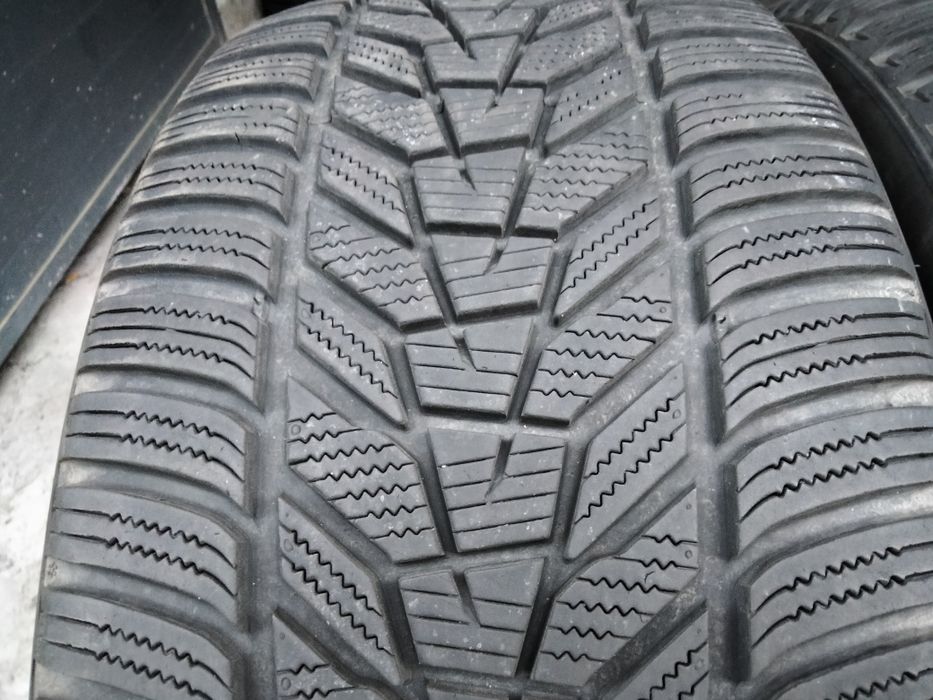 255 35 R21 Hankook