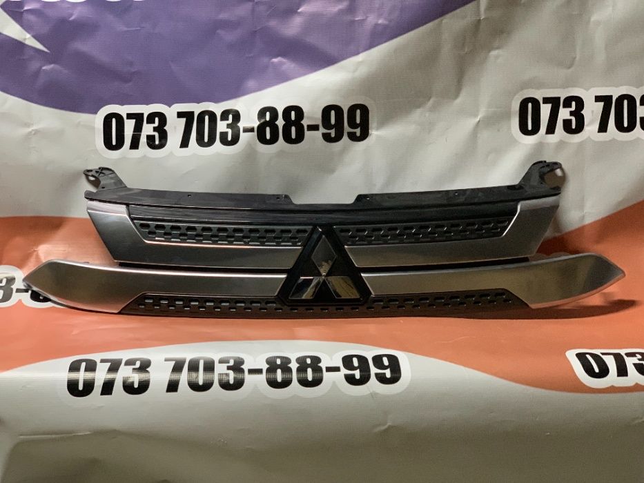 Решетка радиатора Mitsubishi Outlander 2016 2017 2018 2019