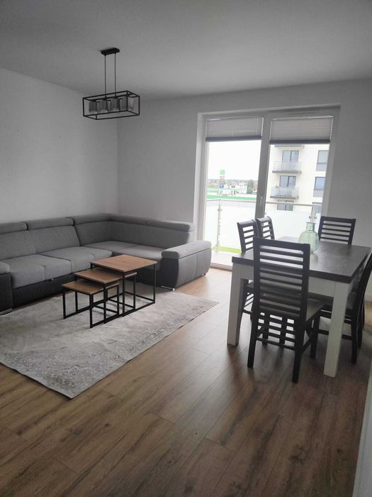 sprzedam meble stół drewniany plus 6 krzesel