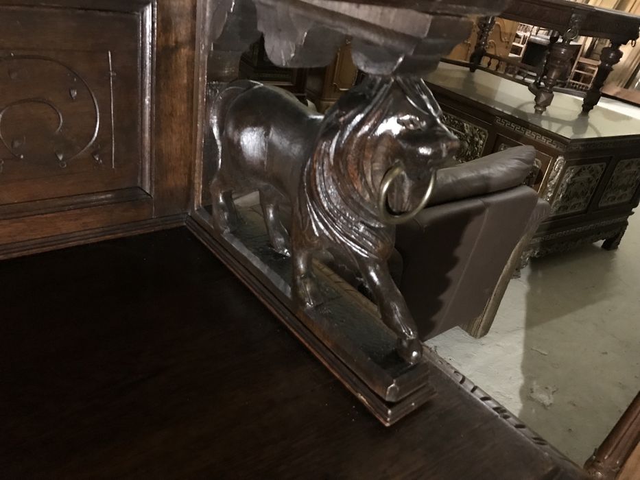 Буфет старовинний неоренесанс мисливський