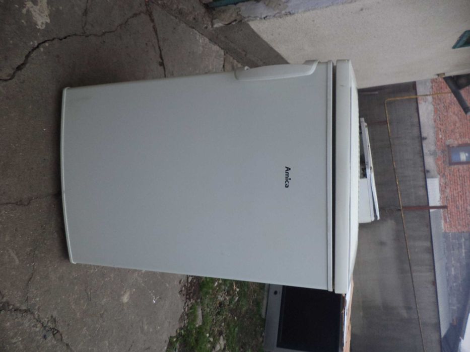 Холодильник малий Аміка