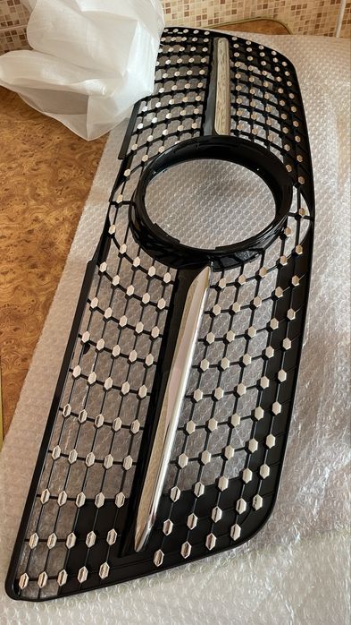 Нова ришітка радіатора Diamond Mercedes