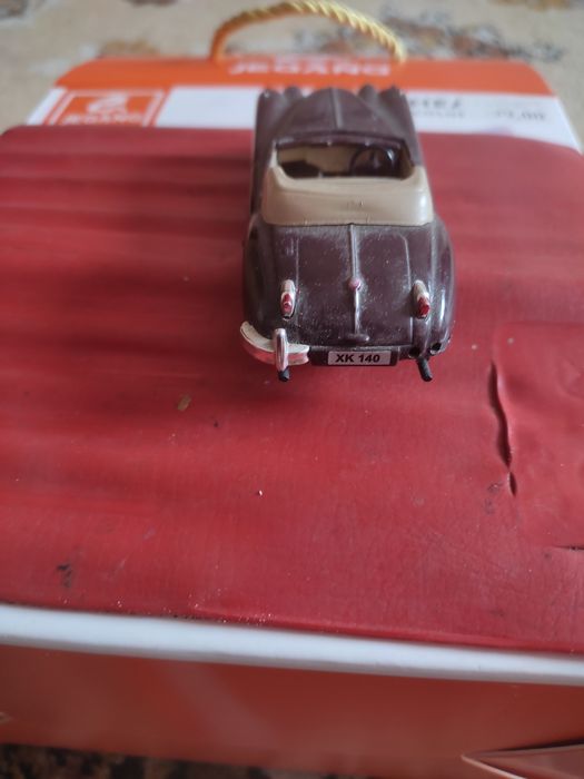 Модель автомобиля Jaguar xk 140