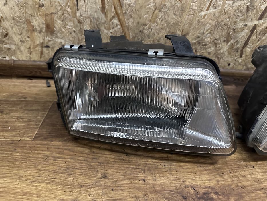Передні фари Audi A4 B5 Ауді А4 Б5 дорестайл 1994-1999 за пару