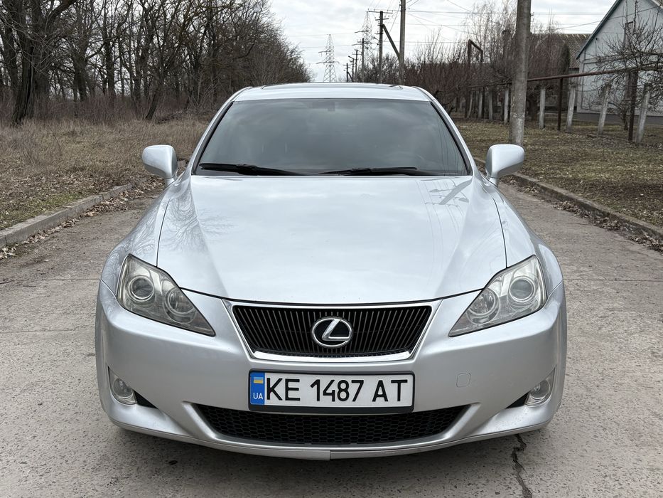 Шикарный Lexus IS 250