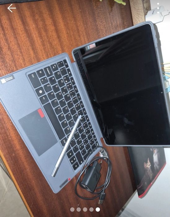 Tablet Lenovo com caneta