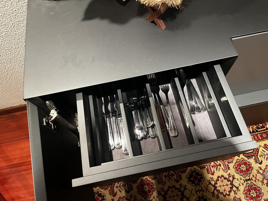 Aparador Design Moderno 200 cm – Bom Estado