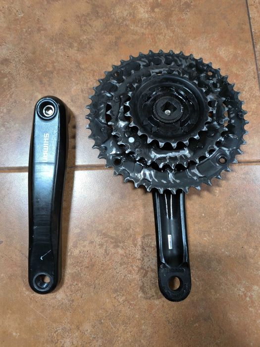 Pedaleira Shimano FC‑M371 3x9 velocidades – tripla 44/32/22