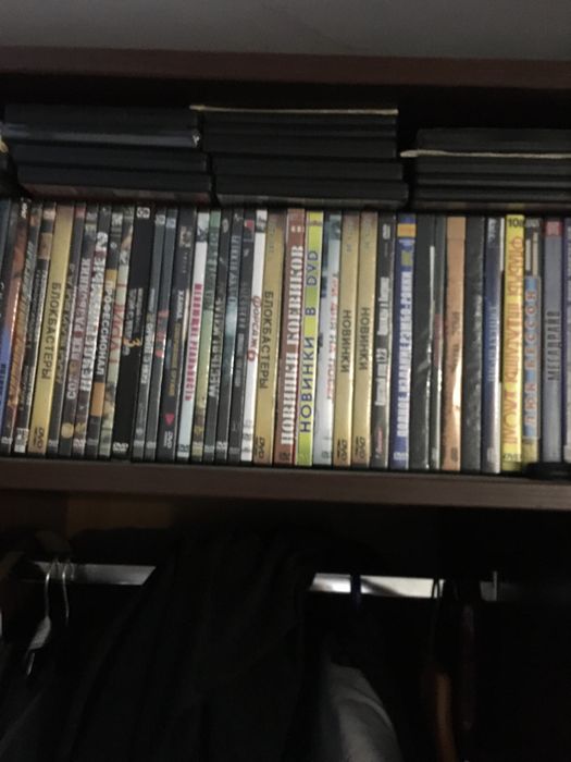 DVD плеєр з дисками в подарунок