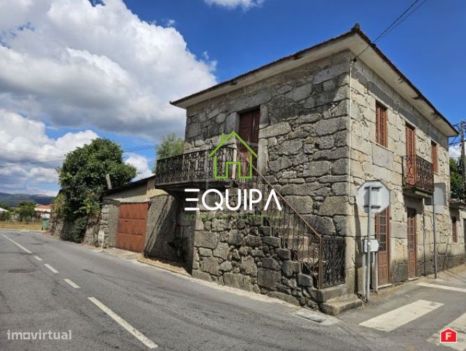 Moradia isolada Tipologia T-, na Freguesia de Vila Verde, Concelho de