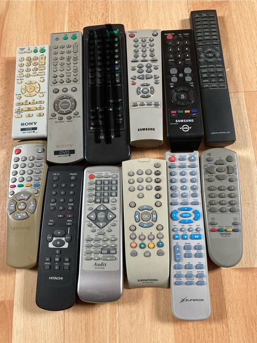 Piloty tv, dvd i inne (proszę czytaj opis)