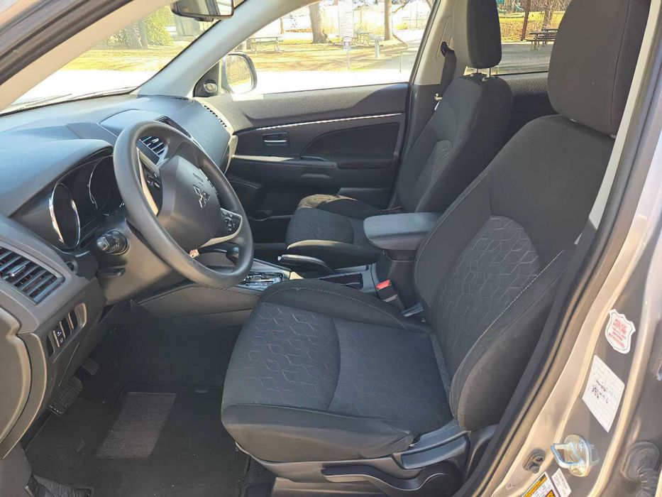 Mitsubishi Outlander Sport ES      2021