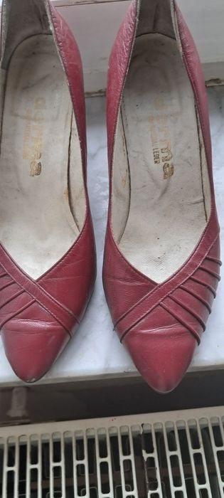 Czółenka bordowym skorzane