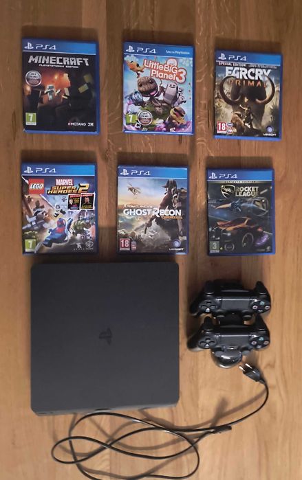 Playstation 4 + 2 pady +  6 gier