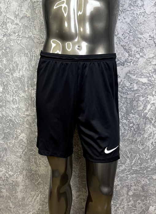 Nike dri-fit slim fit шорты S-M размер футбольные черные