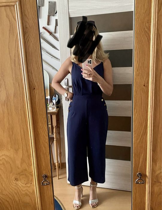 Granatowy kombinezon z Mohito