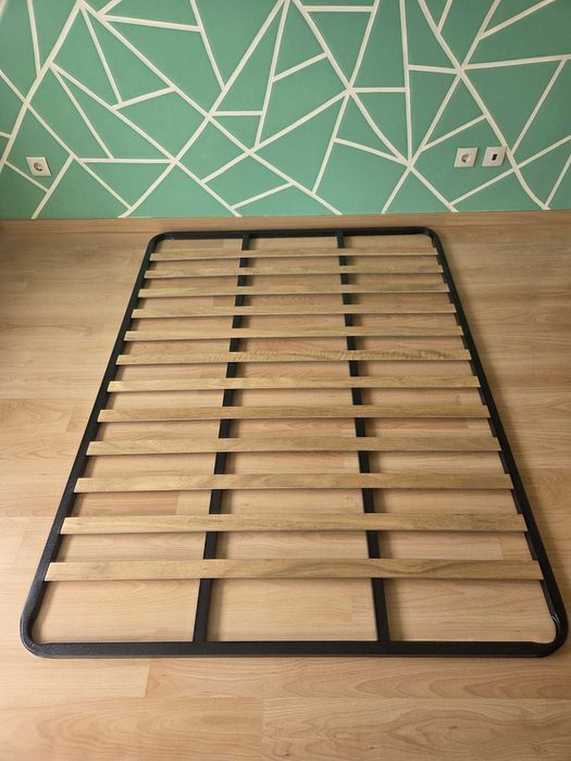 Colchao ÅFJÄLL ikea e estrado com pes 140X190cm