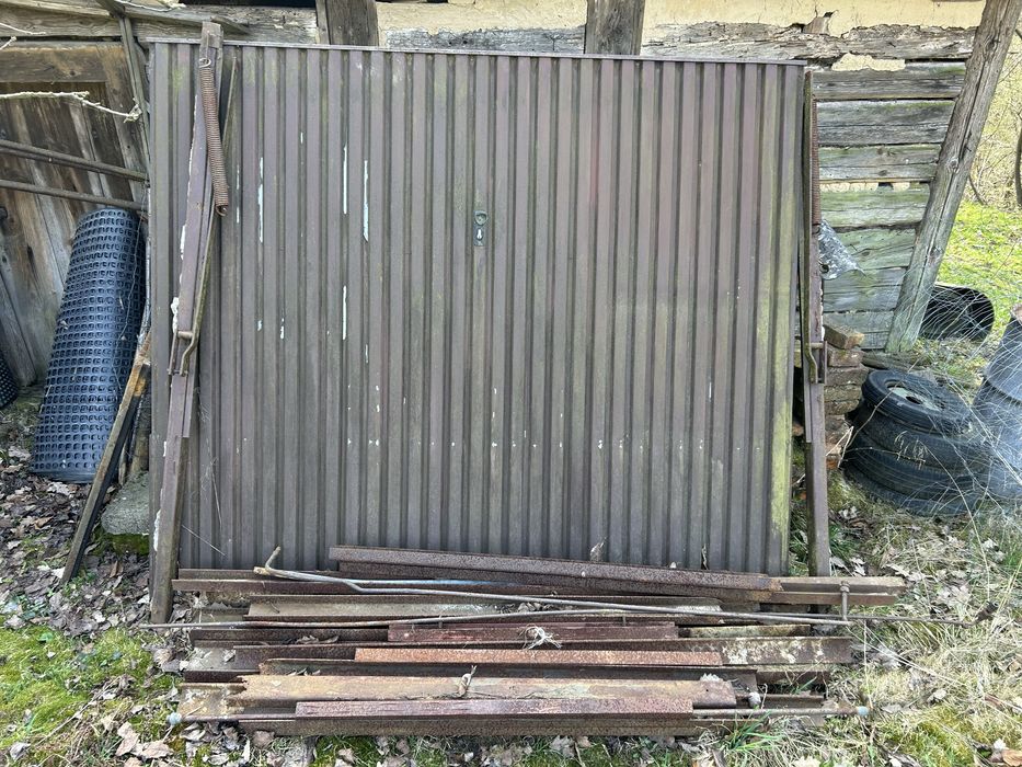 Drzwi garażowe używane