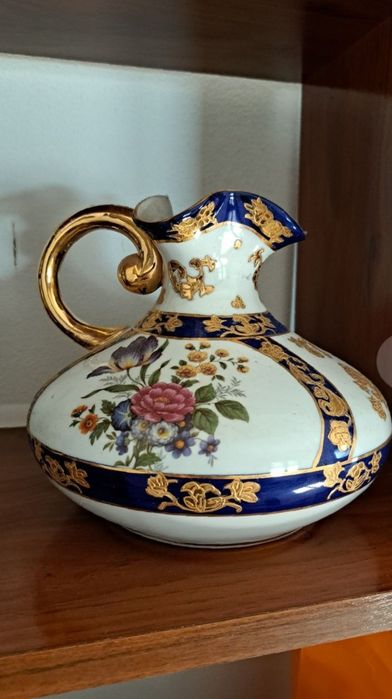 2 jarras Porcelana e louça