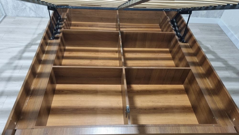 Ліжко двох спальне