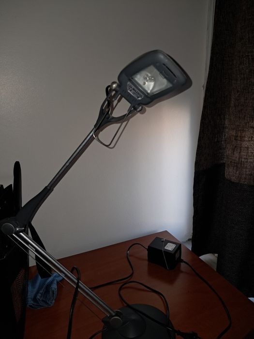 Candeeiro de secretária com design