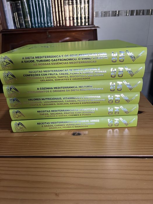 Coleção completa de 6 livros “Cozinha Mediterrânica” (sem DVDs).