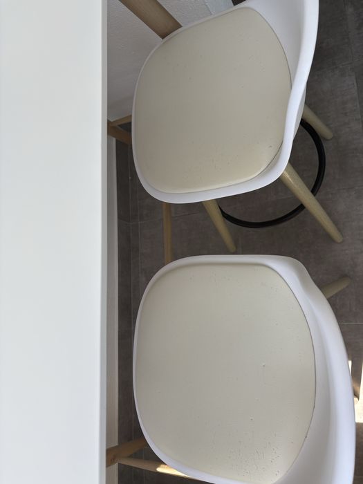 Conjunto Mesa Alta + Cadeiras