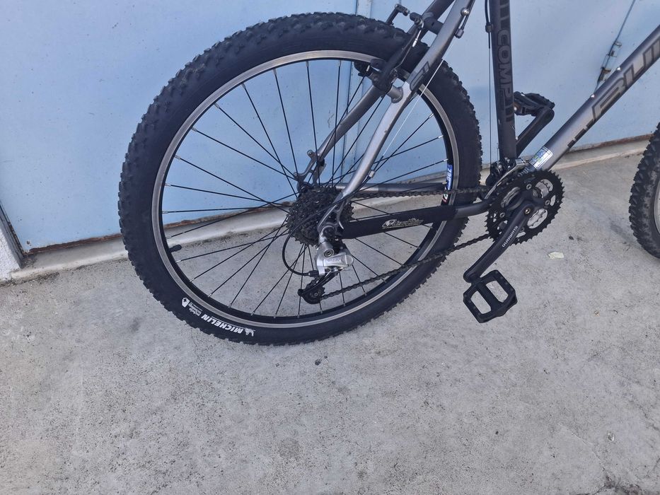 Bicicleta BULLS roda 26 pouco uso pronta a pedala