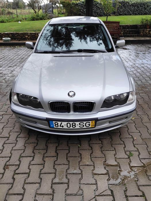 Carro BMW modelo 320 diesel do ano 2001