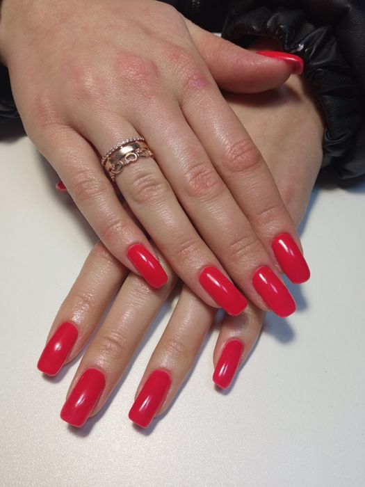 Манікюр педикюр з покриттям гель лаку