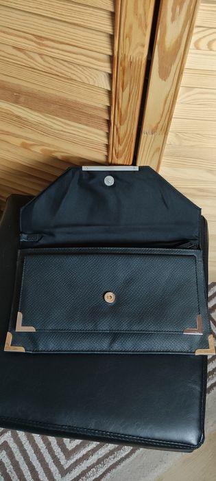 Czarna torebka kopertówka