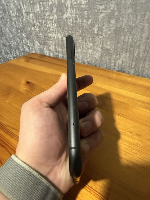 Продам айфон 11 iphone  64 gb