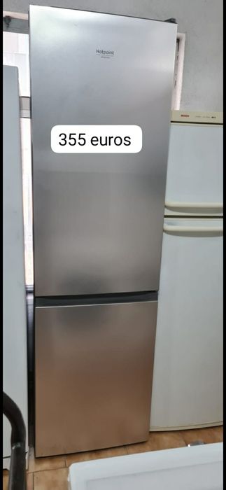 Varios frigoríficos em stock