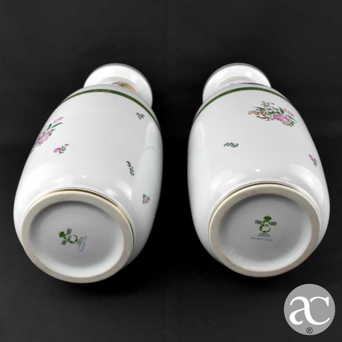 Par de Talhas / Jarrões em porcelana Vidal Arte, pintados à mão
