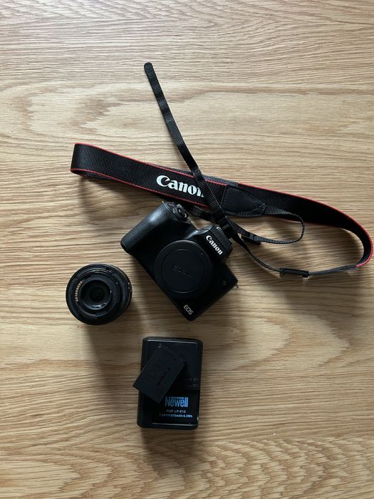Canon EOS M50 + 15-45mm IS STM | 2x Aku | Stan BDB!