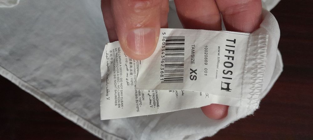 Tunica branca sem mangas