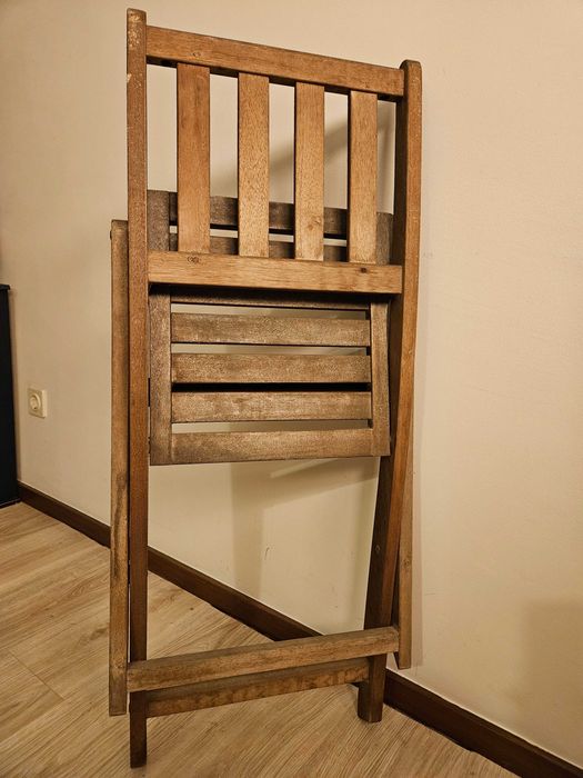 Mesa de Teka maciça extensível, aberta dá para 10 pessoas+ 6 Cadeiras