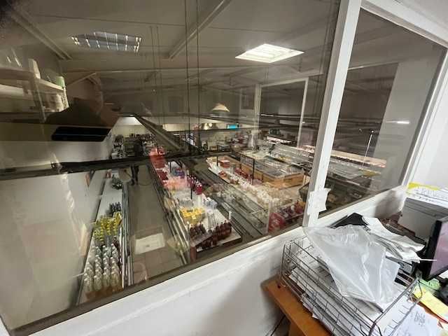 Trespasse supermercado 650m2 com parqueamento