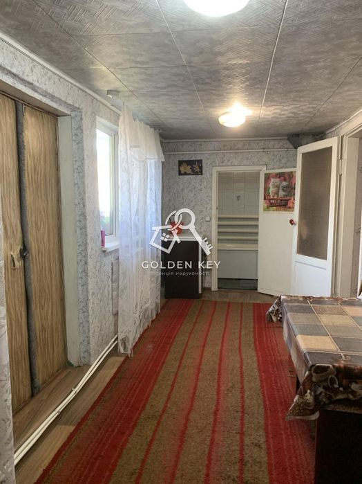 Продаж будинку із великою ділянкою