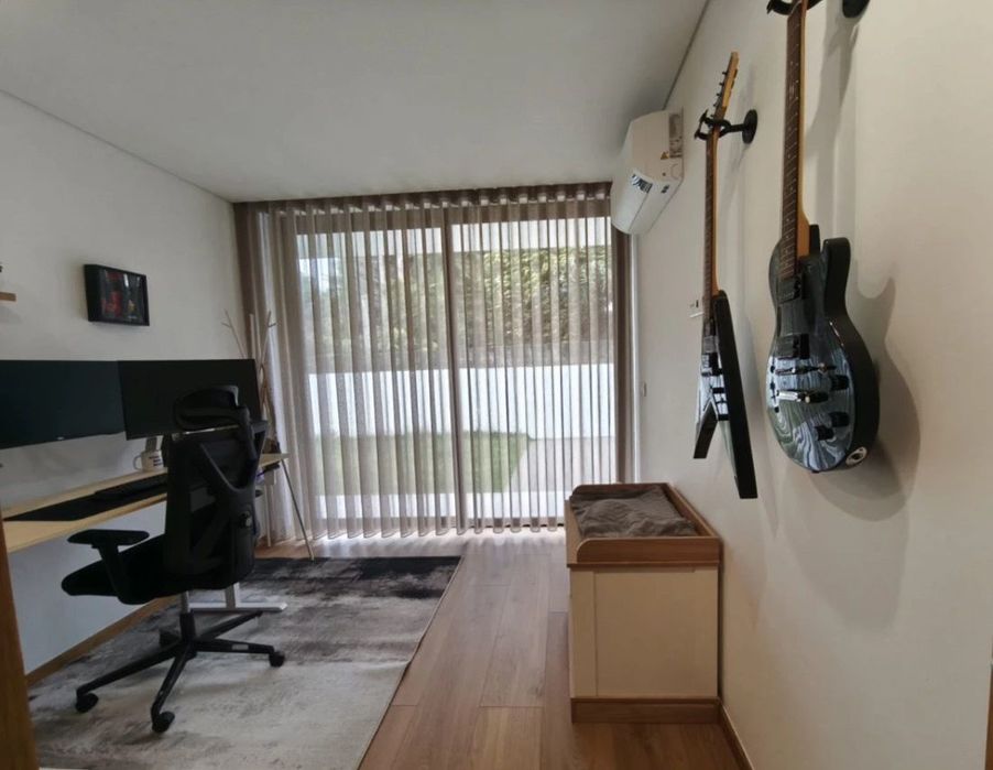 Moradia em gaveto  T3 Térrea em Manhente Barcelos