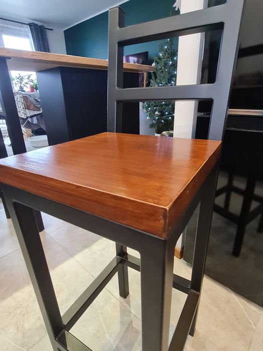 Stół /Wyspa kuchenna + 2 krzesła