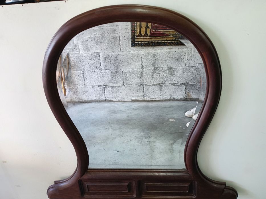 Espelho para cómoda em mogno, medidas 92/88cm altura
