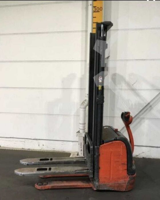 STACKER LINDE 1.400 KG
