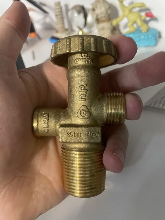 Вентиль на газовий балон Safegas W21.8x1/14-LH