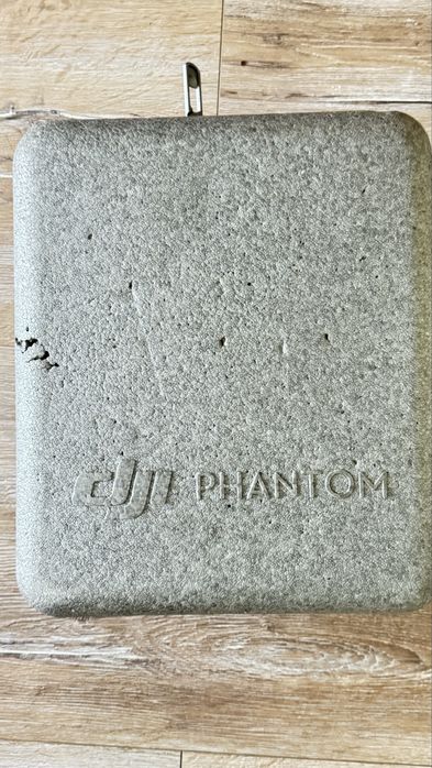 DJI Phantom 4  DJI Goggles