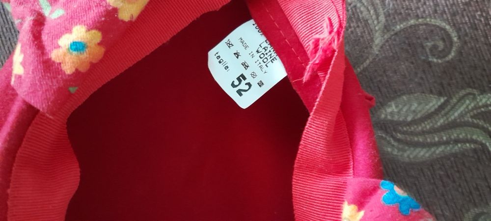 Шляпки на дівчинку