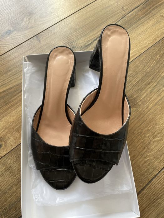 Босоніжки 38 розмір