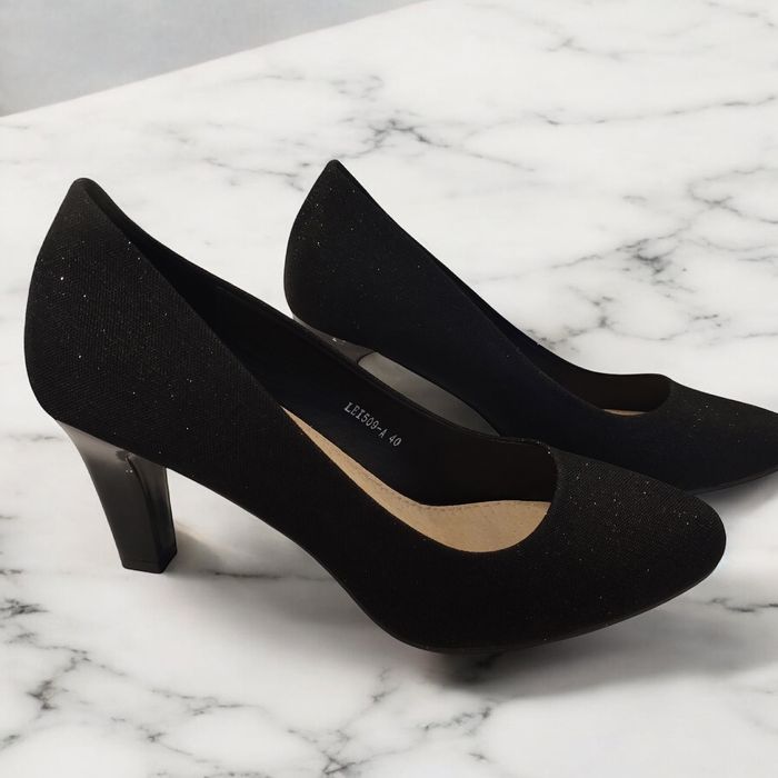 Buty na obcasie na słupku szpilki czarne błyszczące 40