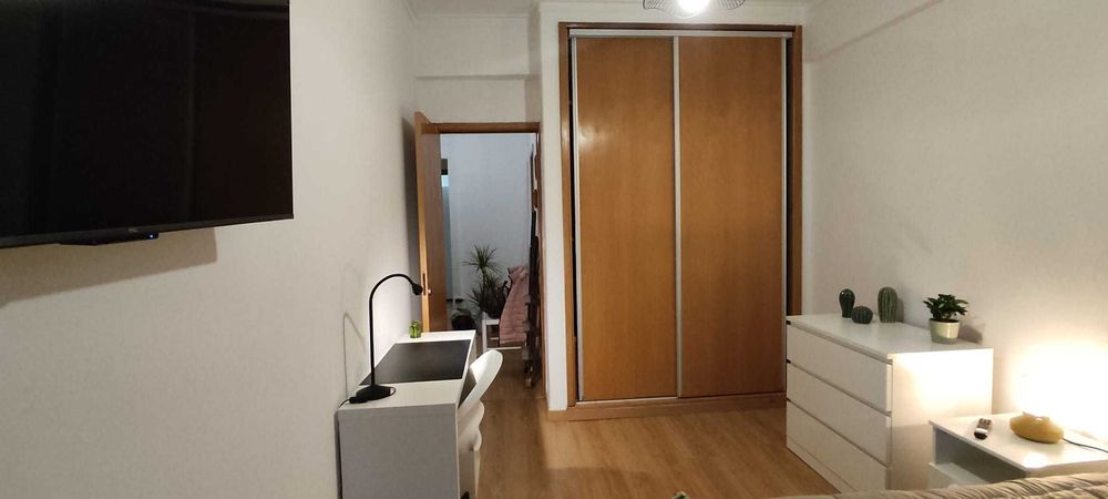 Quarto Encantado 12m2 C/ Varanda